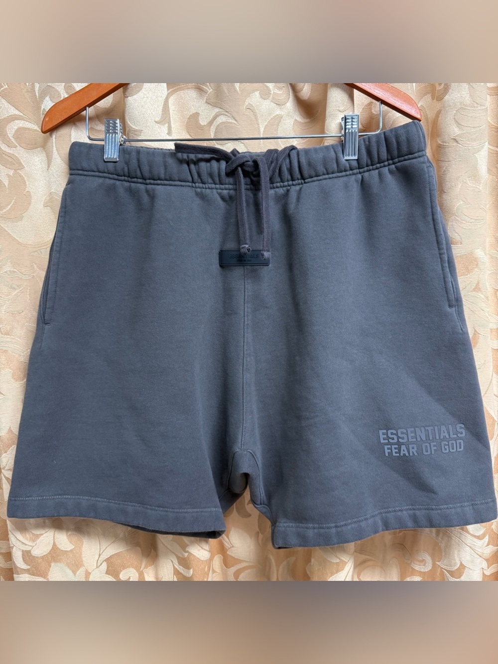 Essentials Men's Slate Gray sweat shorts size L , GREAT CONDITION!